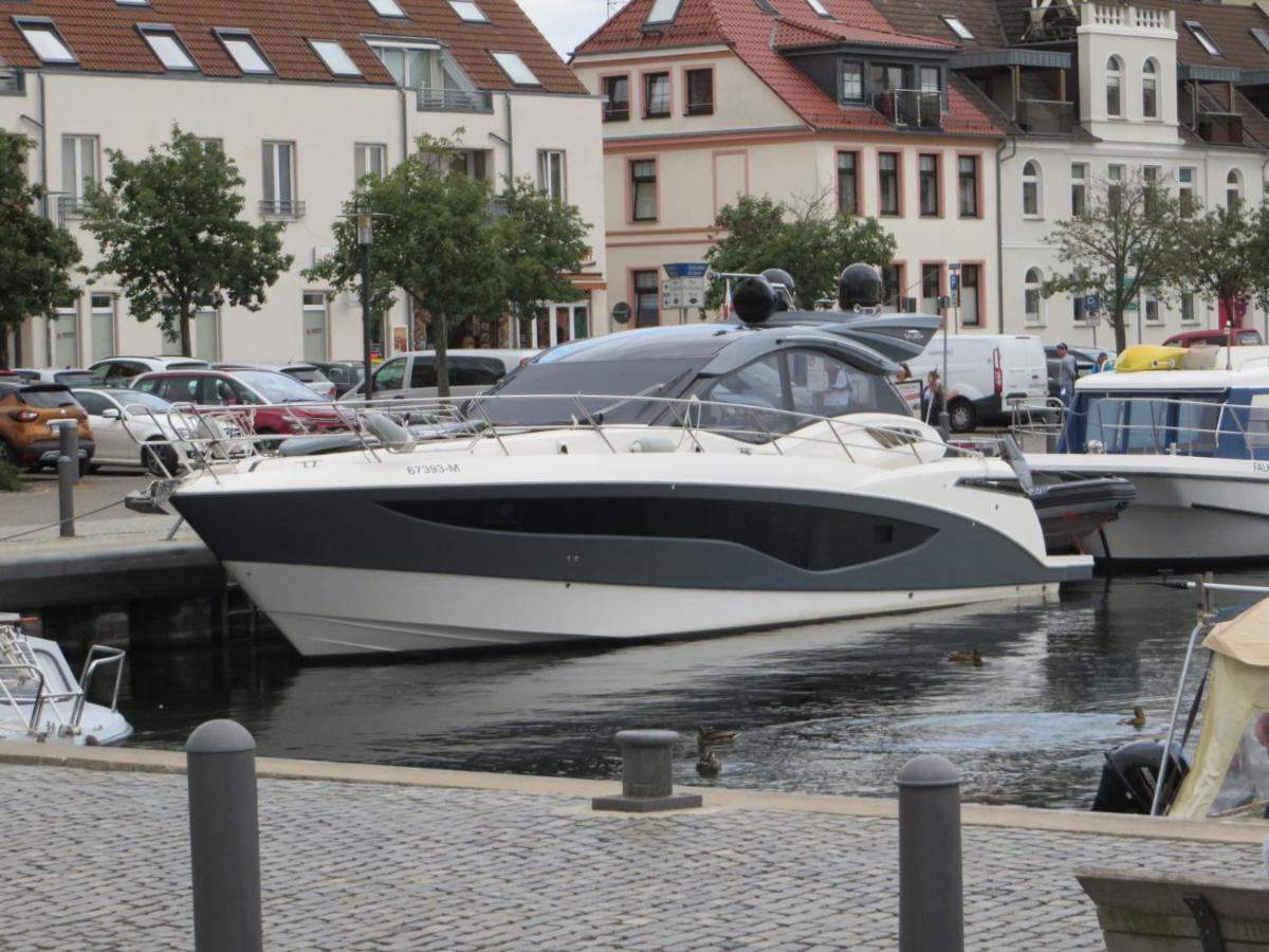 Ferienwohnungen "Marie" Mit Terrassen, Inclusive Park- Und Stellplaetze Am Haus, Mueritz-Strand Nur 700M, Altstadt 10Min, Ruhige Lage, 바렌 외부 사진